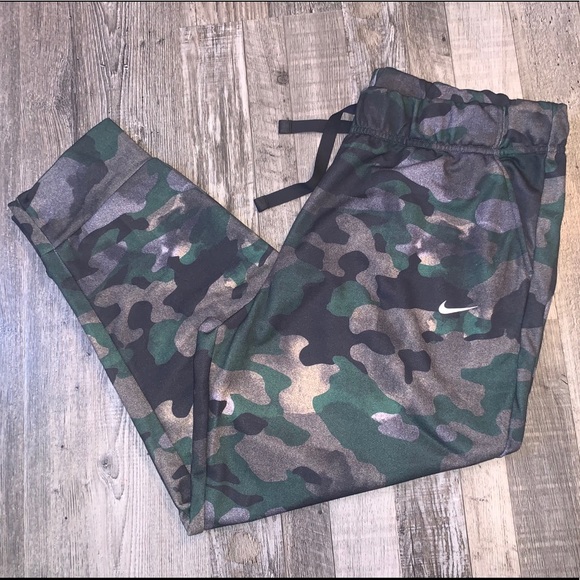 Nike Pants - Nike green Camo jogger sweatpants